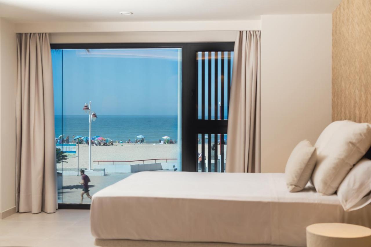 Apartamentos Playa Victoria Cádiz Exterior foto